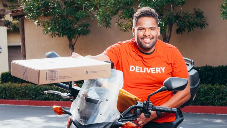 My Delivery Driver Asked For A Bigger Tip, Then Called To Confront Me When I Removed It