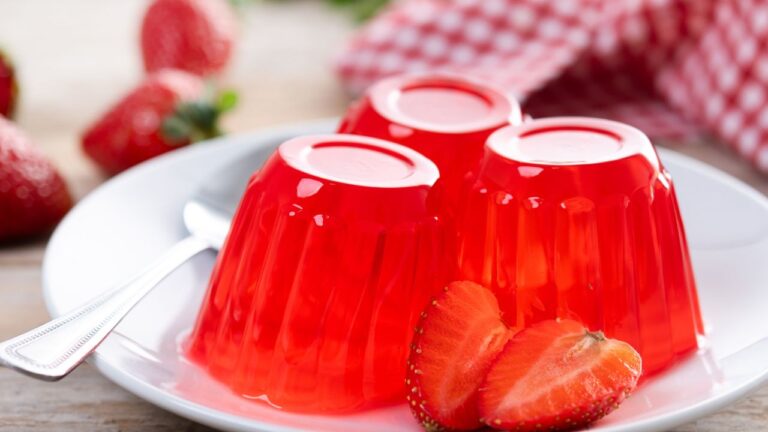 I Exposed The Gelatin In My Vegan Sister’s Candy, And Now She Doesn’t Trust Her Mom’s Food