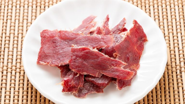 I Babysit My Nephews Every Weekend, But Their Mom Keeps Sending Meat Snacks Into My Vegan Home