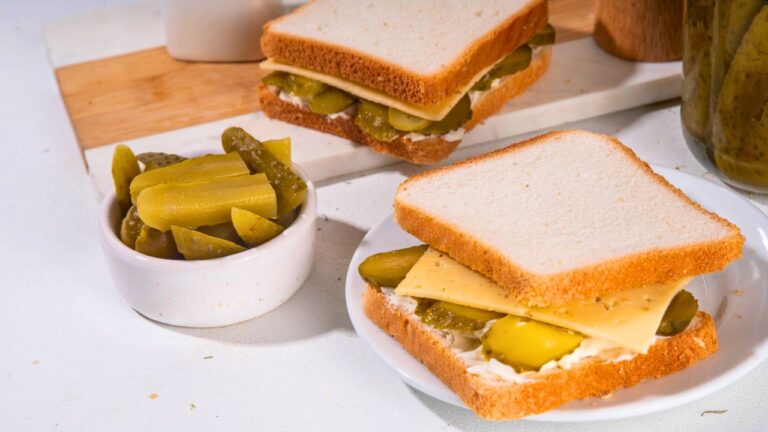 I Demanded My Sandwich Pickles and Cheese Be Kept Cold Before Serving. My Mom Was Mortified, so I Insulted Her Waitress Career.