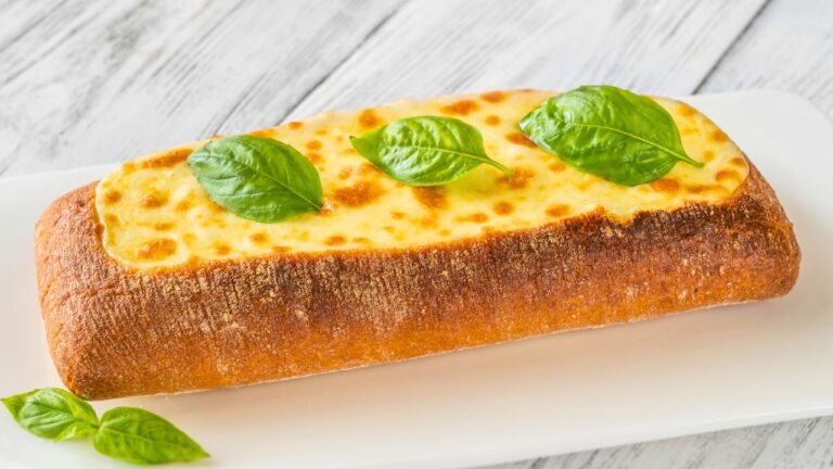 My Vegetarian Roommates Ate My Groceries For Months, Then Accidentally Stole Cheese Bread Stuffed With Pepperoni