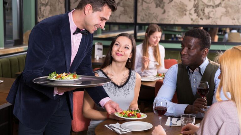 Restaurant Staff Confess how They Secretly Manipulate Diners for Much Bigger Tips