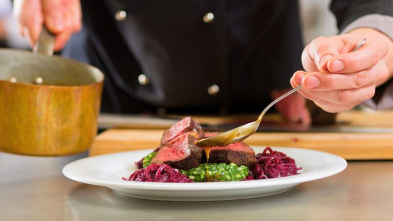 Chef Slams ‘Secret Menu’ Orders for Halting the Kitchen During Busy Saturday Dinner Rush