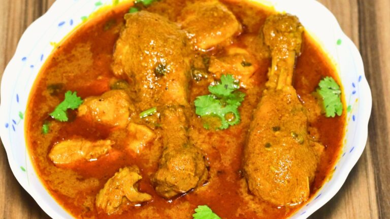 My Coworker Complained To HR About My Lunch, So I Brought The Spiciest Curry My Wife Could Make
