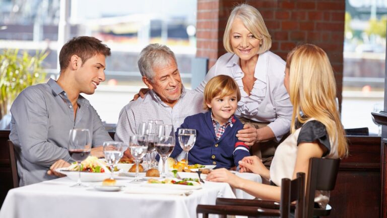 My Brother’s Kids Ordered Full Adult Meals but He Insisted They Didn’t Count When Splitting the Check