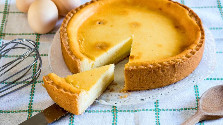 Worker Blasted Coworker’s Hygiene After She Tried to ‘Airplane-Feed’ Her a Slice of Potluck Cheesecake