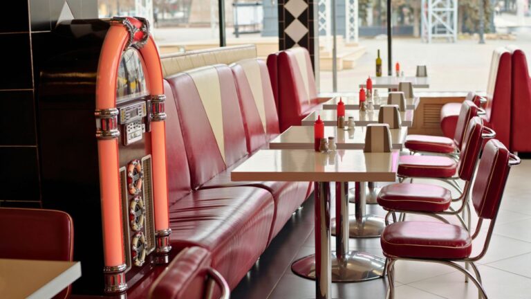 I Got Bad Service At A Sports Bar, So I Played The Most Annoying 26-Minute Song On The Jukebox