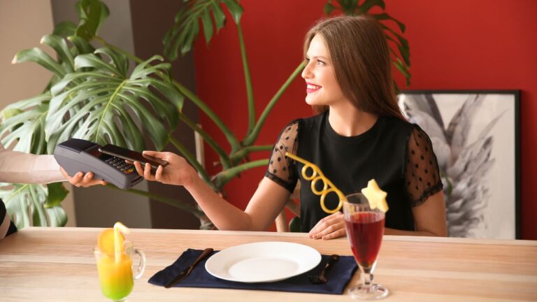 My Family Expected A Free Restaurant Meal, But I Only Paid My Own $250 Share