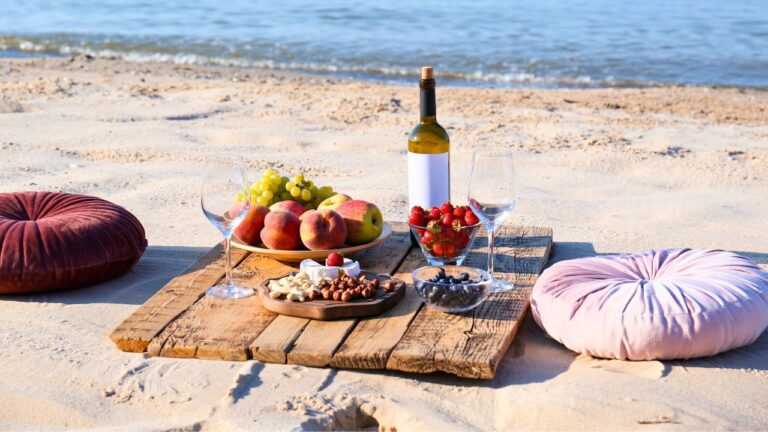 I Gave My Aunt and Uncle 8,000 Euros to Save Their Restaurant and They Spent Their Savings on Beach Holiday Instead