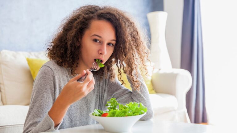 I Forbade My Recovering Daughter From Going Vegetarian, So She Turned Every Meal Into a Standoff