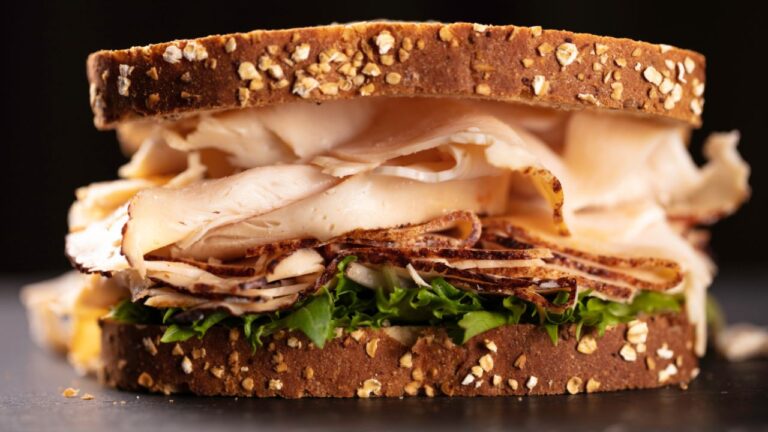 I Snuck a Secret Sandwich After My Wife’s Homemade Dinner Failed, Then She Fumed and Caught Me red-Handed