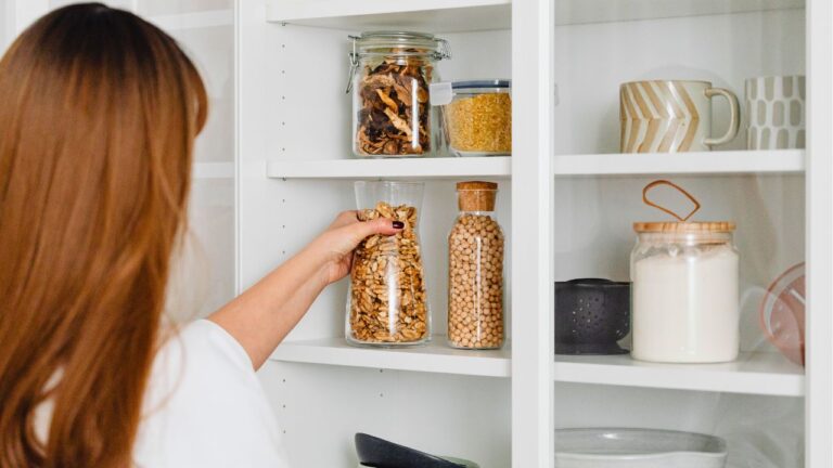 I Caught My Cousin Packing Her Bags With My Kitchen Snacks, Then I Secretly Took Them All Back